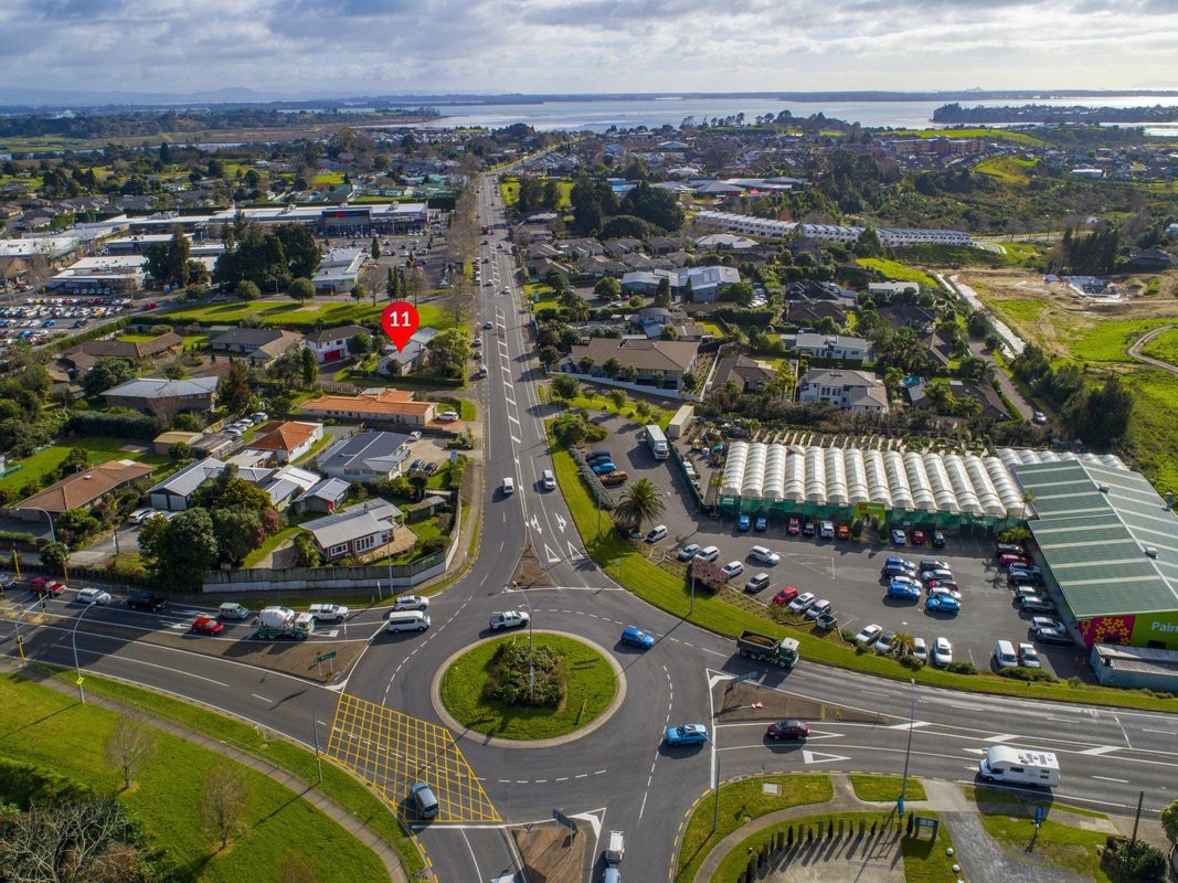 11 Bethlehem Road, Bethlehem, Tauranga - Carousel 2