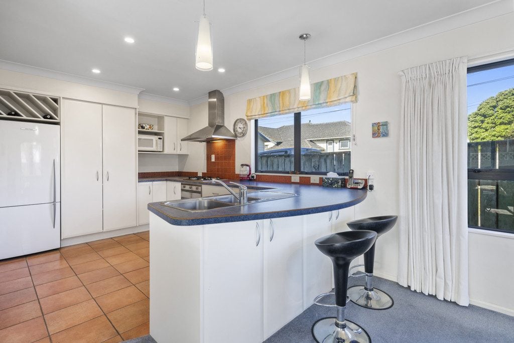 3/41 HERETAUNGA ST, Petone, Lower Hutt - Carousel 1