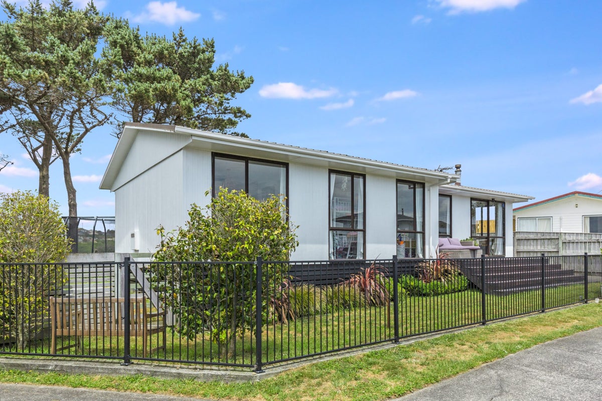 15 Maracas Crescent, Grenada Village, Wellington - Carousel 2