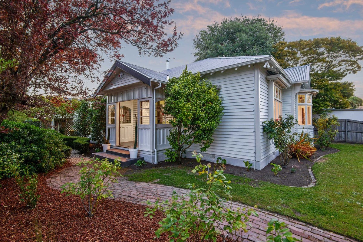 124 Edward Avenue, Edgeware, Christchurch - Carousel 1