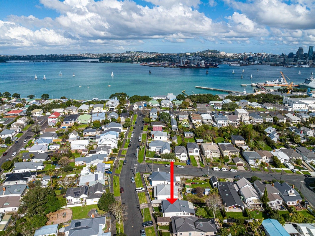 15 Kiwi Road, Stanley Point, Auckland - Carousel 20