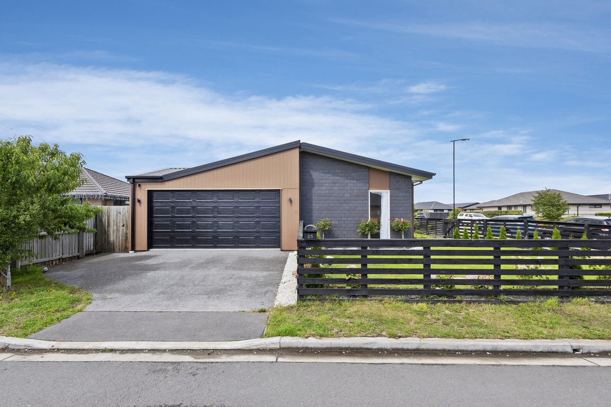 25 Arabella Crescent, Yaldhurst, Christchurch - Carousel 1