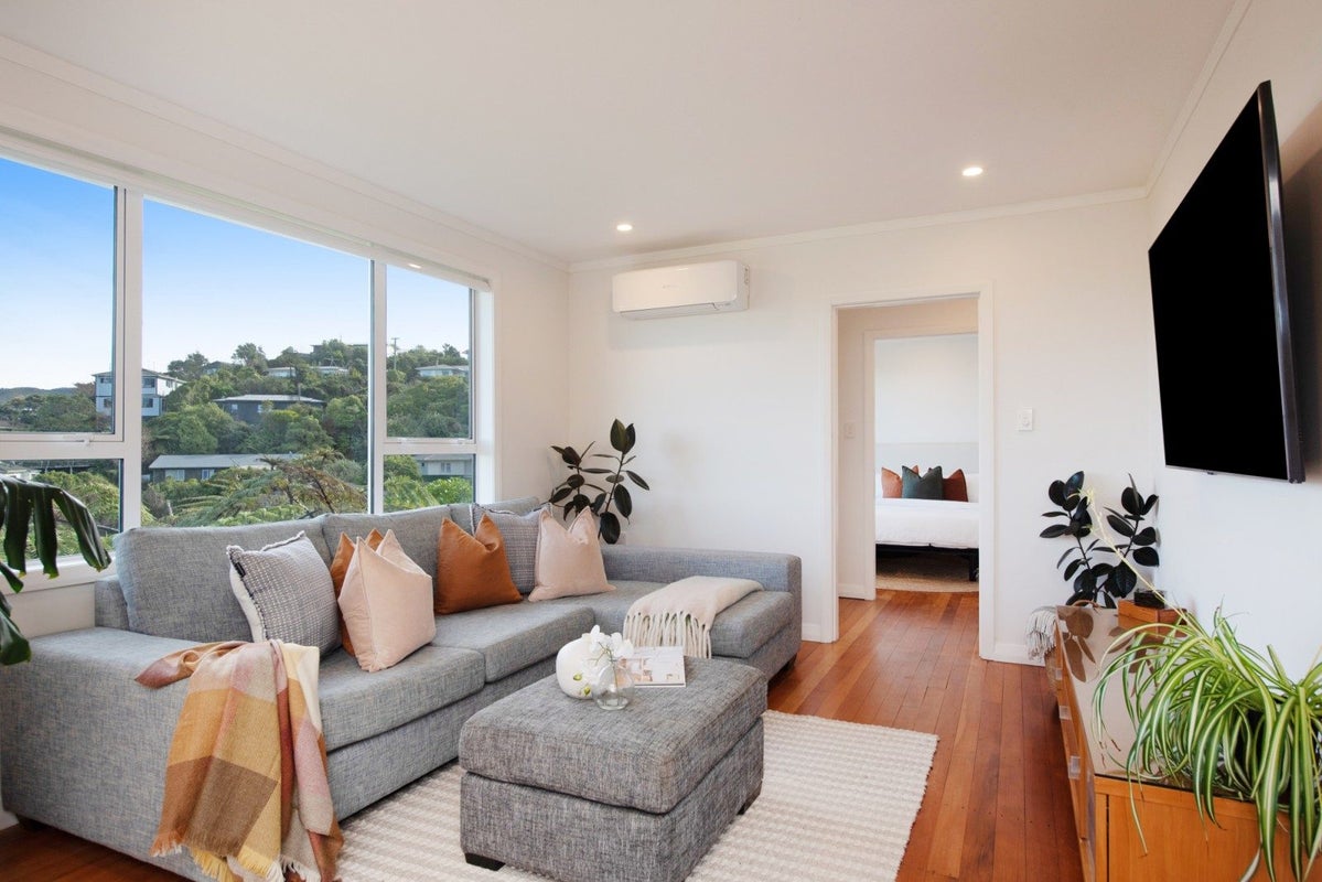 79 Salford Street, Newlands, Wellington - Carousel 2