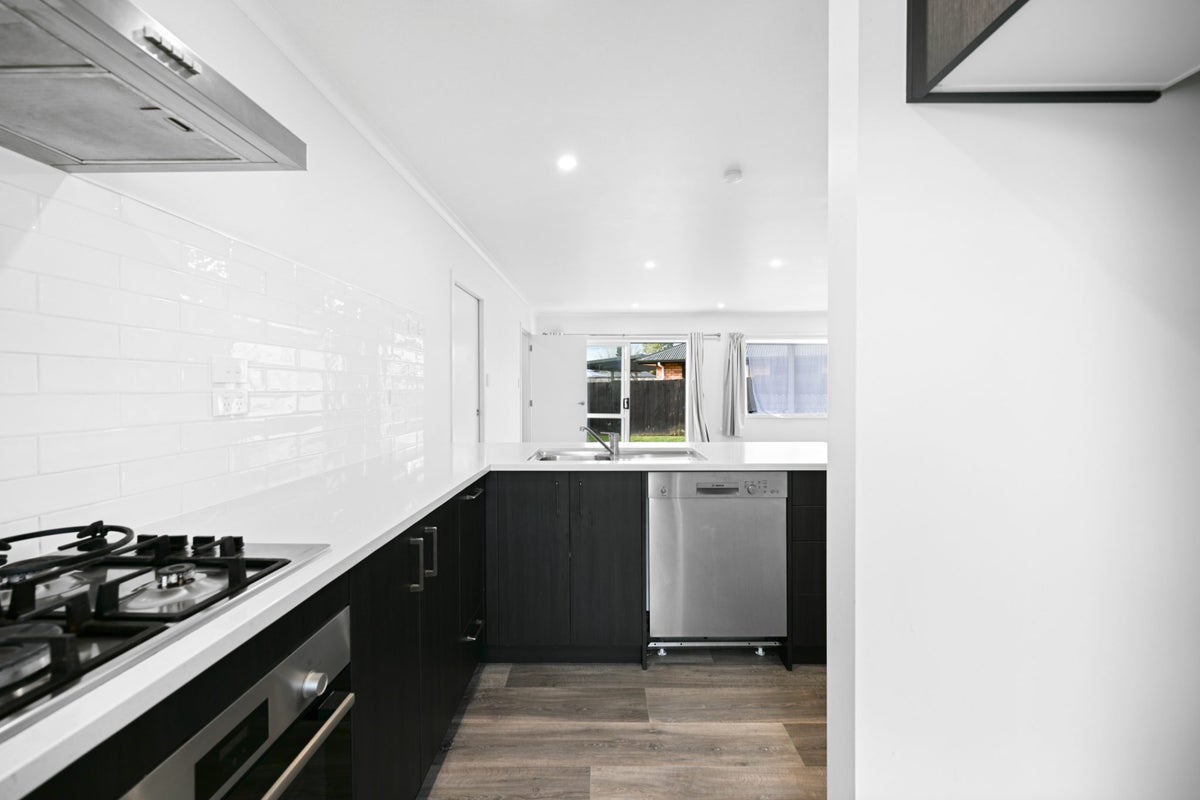 3/1 Jeanette Street, Glenview, Hamilton - Carousel 2