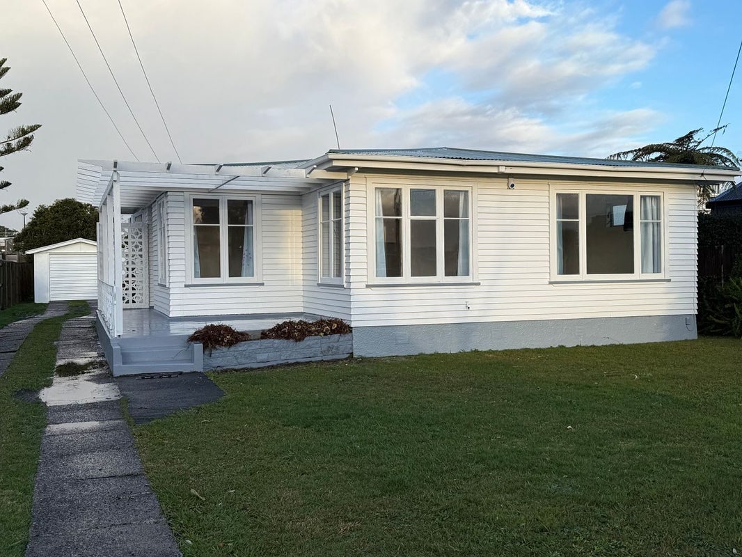 17 Peachgrove Road, Te Atatu Peninsula, Auckland - Carousel 2
