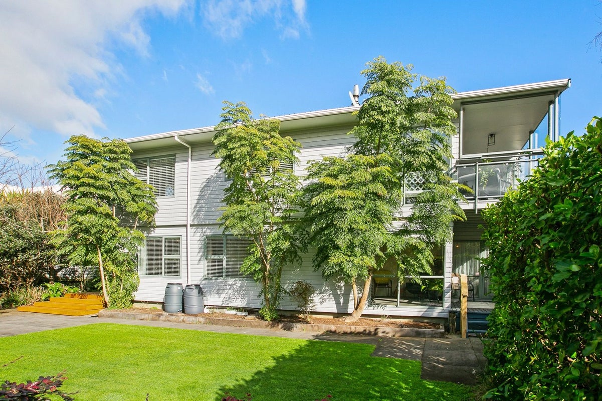 83A Mangorei Road, Strandon, New Plymouth - Carousel 2