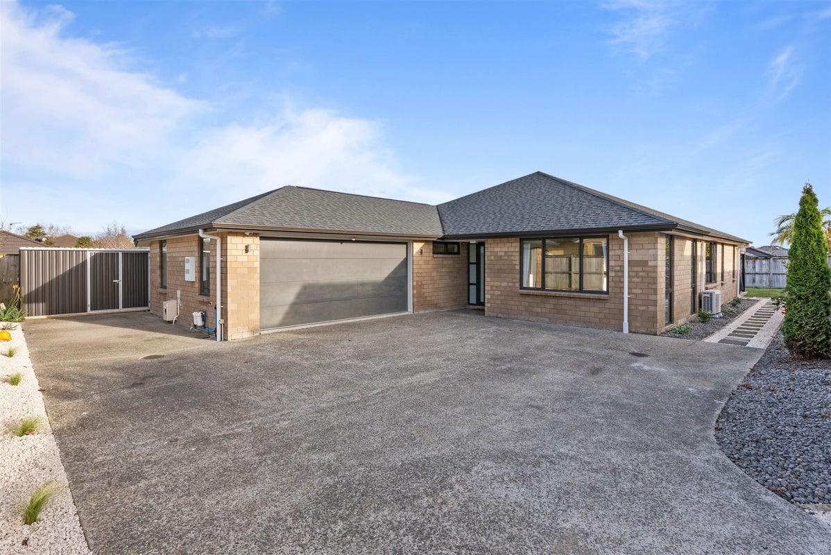4 Canini Grove, Karaka, Papakura - Carousel 2