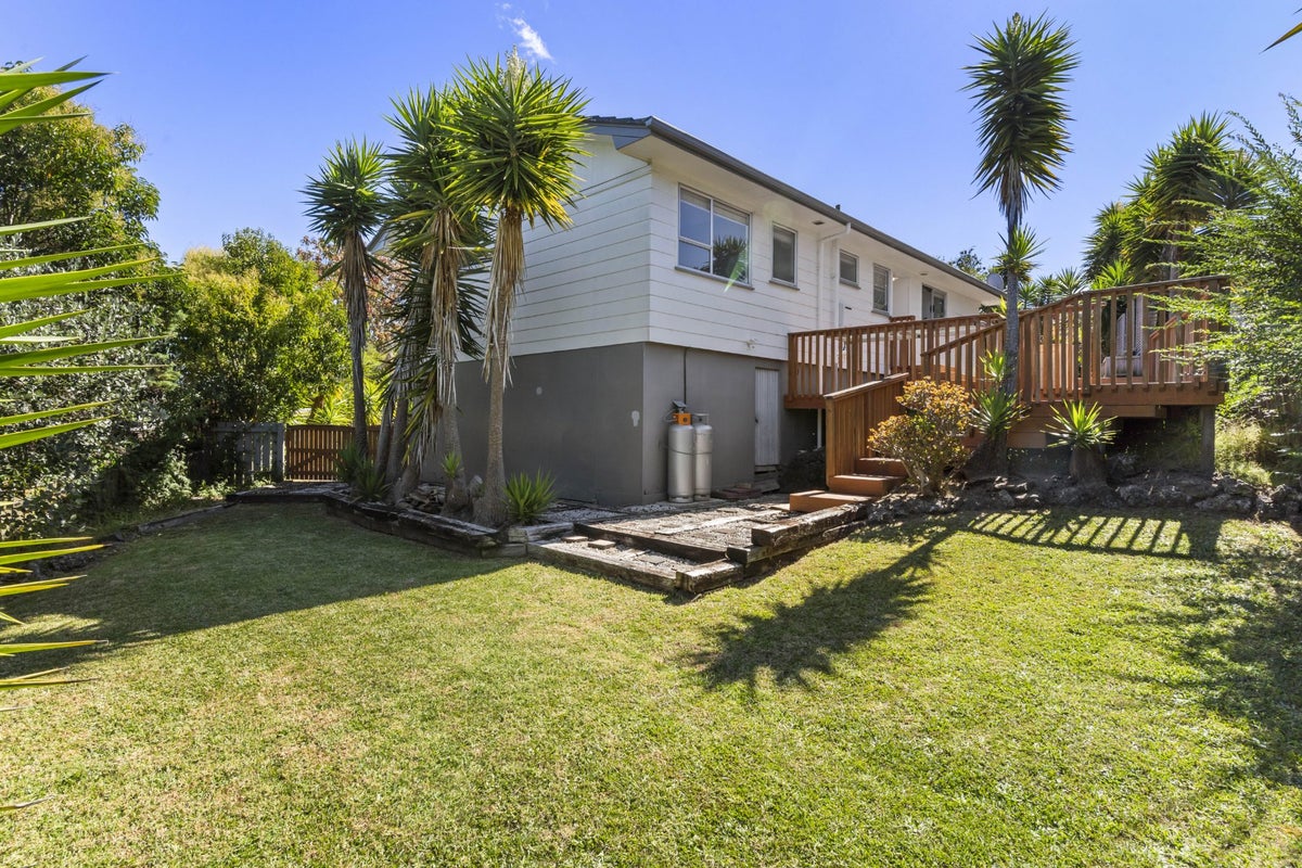 21 Peterhouse Place, West Harbour, Auckland - Carousel 1