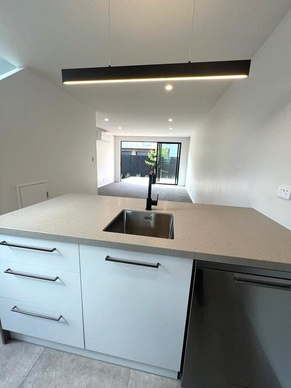 5/561 Manchester Street, St Albans, Christchurch - Carousel 2