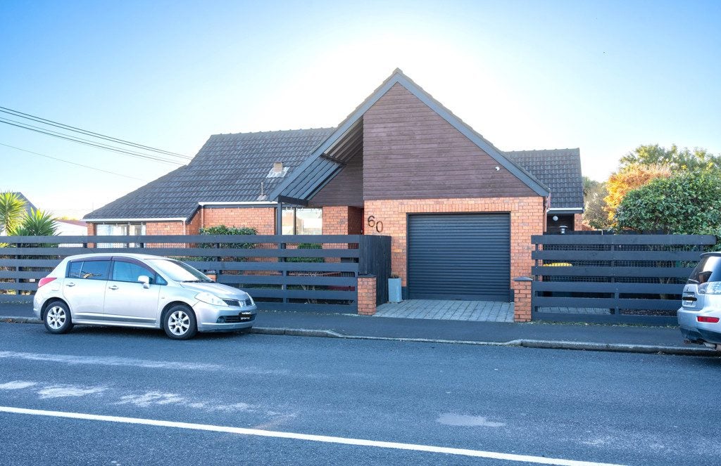 60 Bay View Road, South Dunedin, Dunedin, Otago - Carousel 1