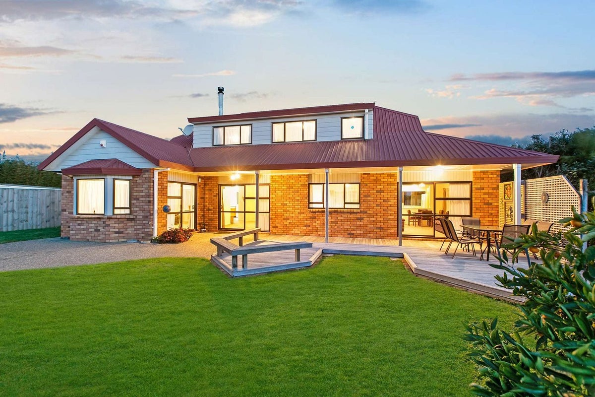 235 Hill Road, The Gardens, Auckland - Carousel 1
