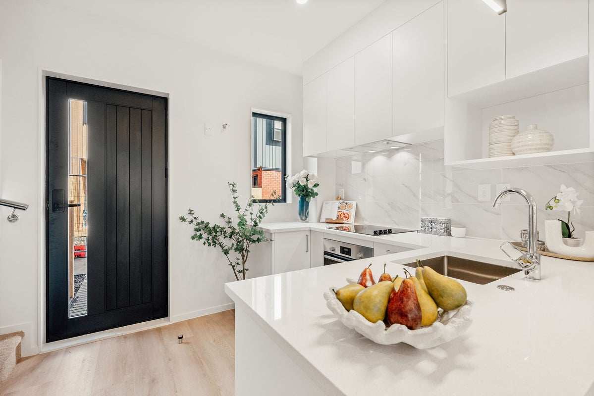 2/1F Rosyth Avenue, Bayswater, Auckland - Carousel 1