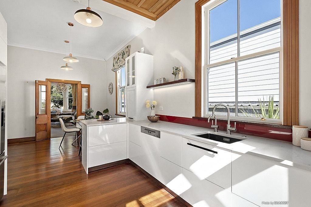 5 Jeypore Street, Berhampore, Wellington - Carousel 1