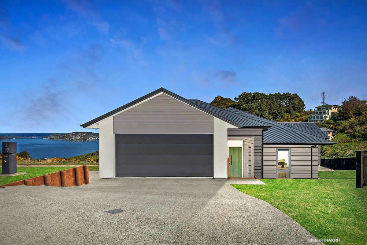 29 Promontory Crescent, Newlands, Wellington - Carousel 1
