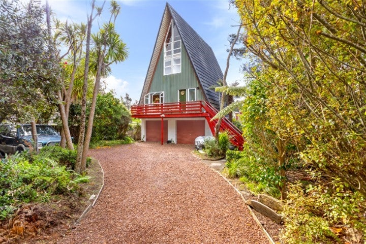 34 Ferry Parade, Herald Island, Auckland - Carousel 1