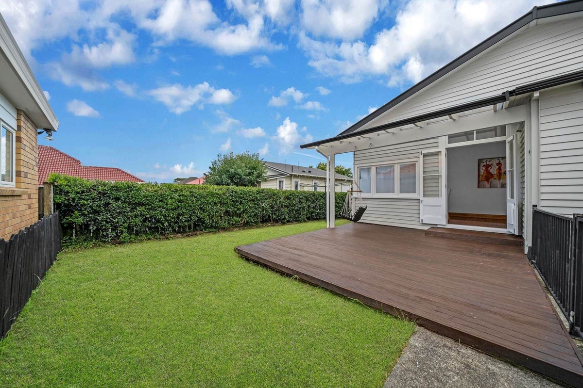 15A Somerset Road, Mount Roskill, Auckland - Carousel 2