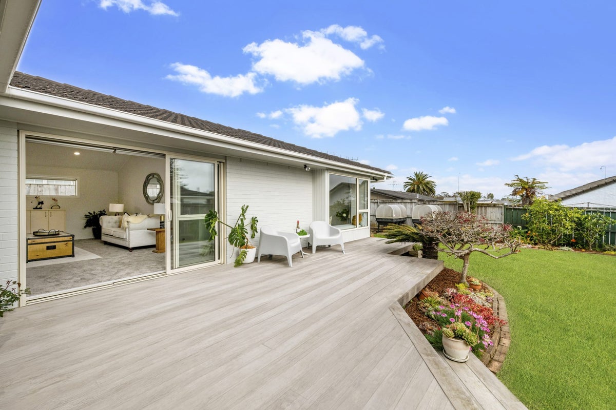 6 Skilling Place, Farm Cove, Manukau City, Auckland - Carousel 2