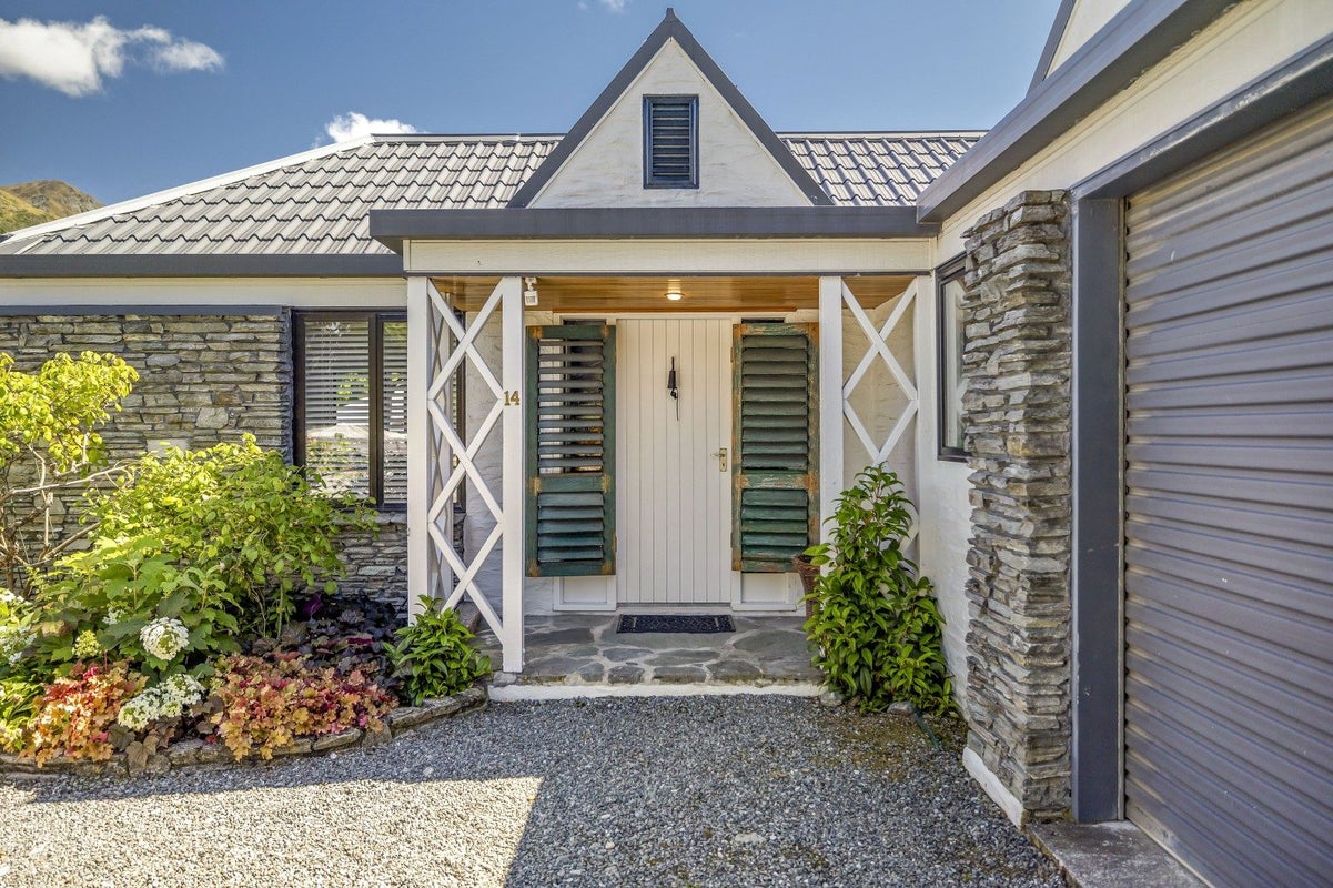 14 Suffolk Street, Arrowtown, Arrowtown - Carousel 2