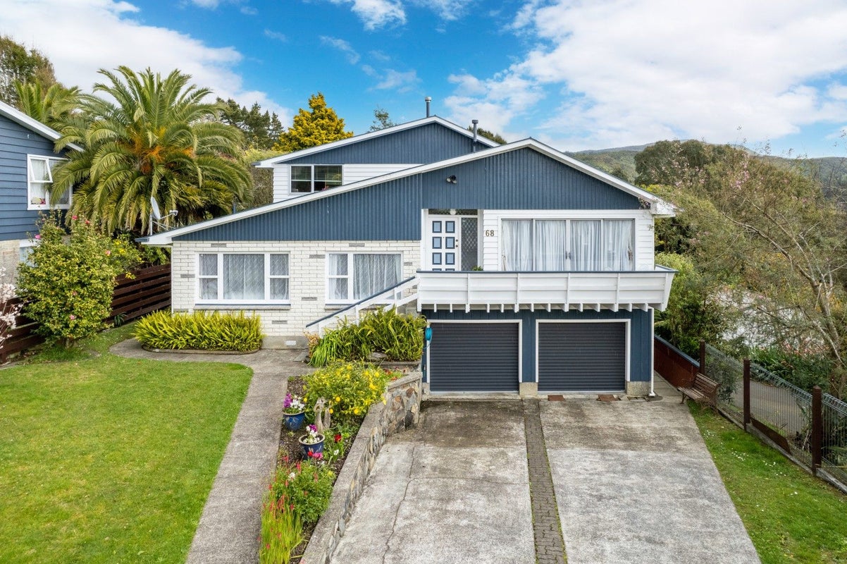 68 Holborn Drive, Stokes Valley, Lower Hutt - Carousel 1