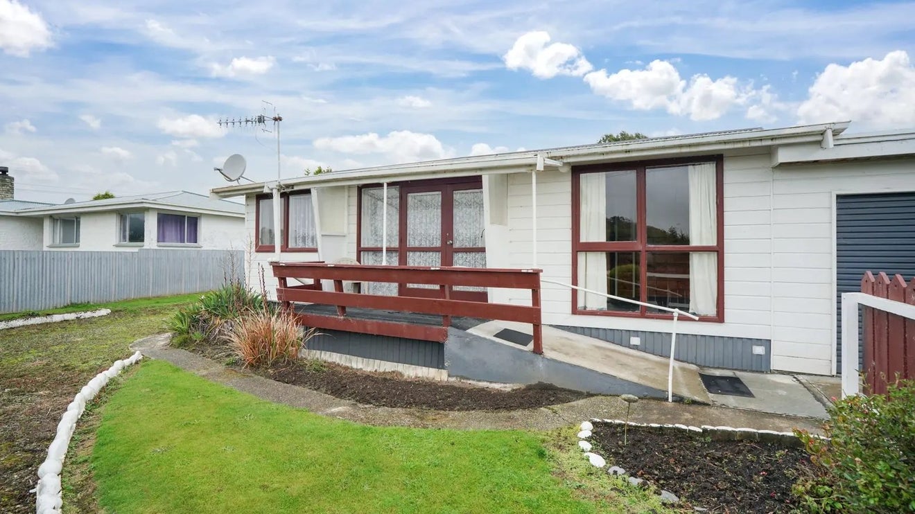 203 Dunns Road, Otatara, Invercargill - Carousel 1