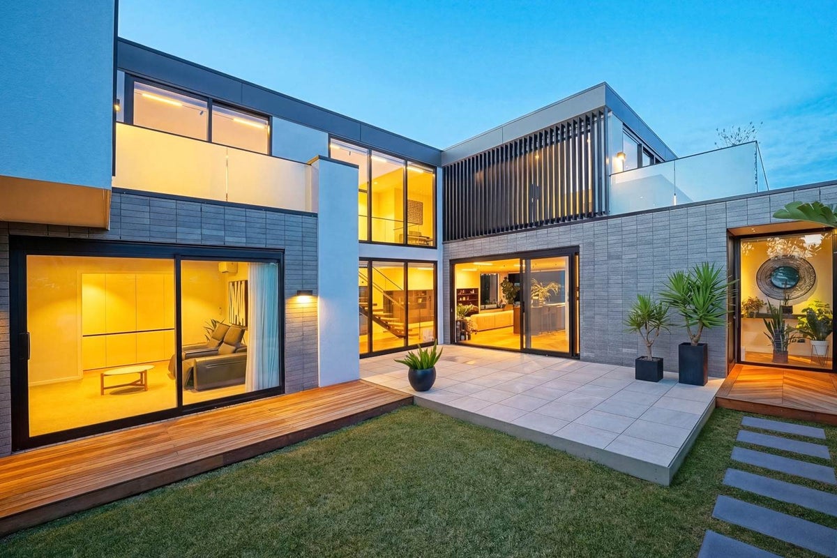 45 Tawhiri Road, One Tree Hill, Auckland - Carousel 1