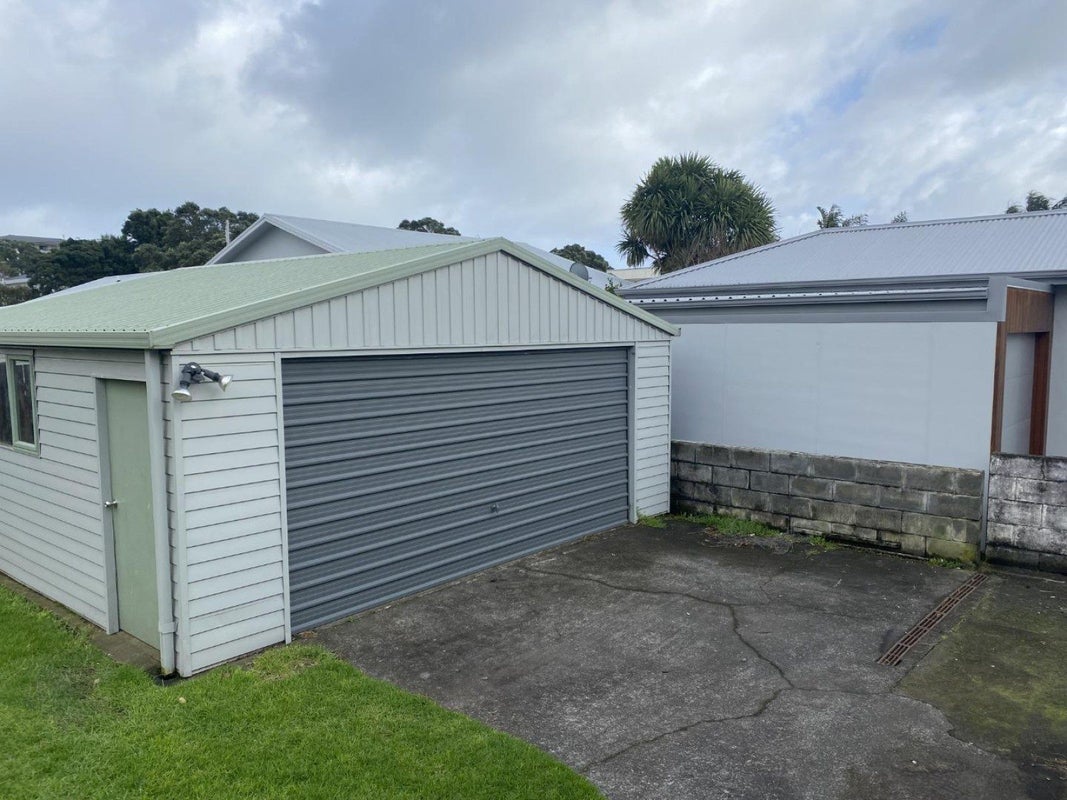18 Newton Street, Fitzroy, New Plymouth - Carousel 18