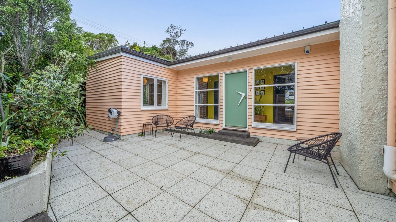 7 Titiro Moana Road, Korokoro, Lower Hutt - Carousel 1