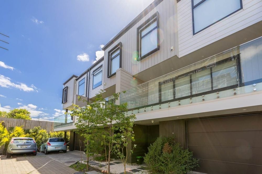 7/8 Reeves Road, Pakuranga, Auckland - Carousel 1