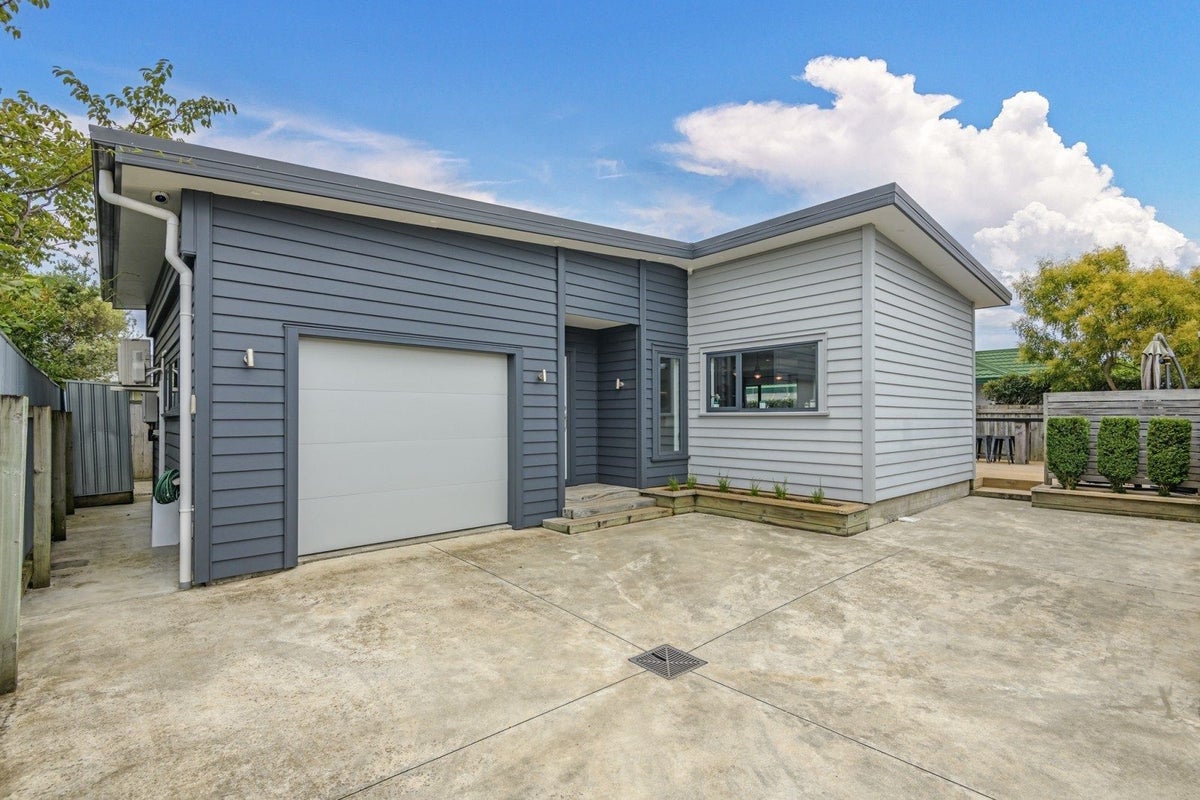 30A Aberdeen Avenue, Takaro, Palmerston North - Carousel 1