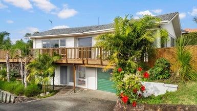 14 Mayfair Crescent, Mairangi Bay, Auckland - Carousel 1
