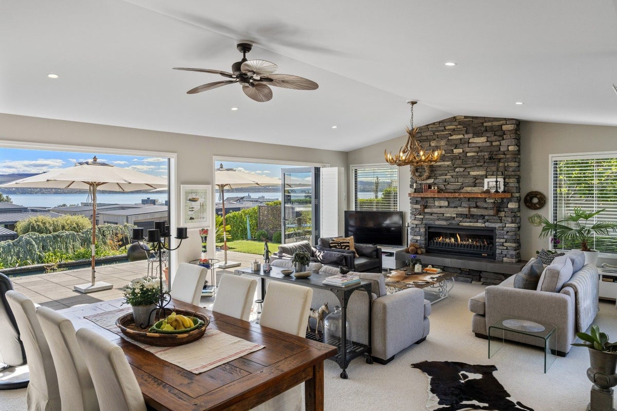 29 Pukenamu Road, Rainbow Point, Taupo - Carousel 2