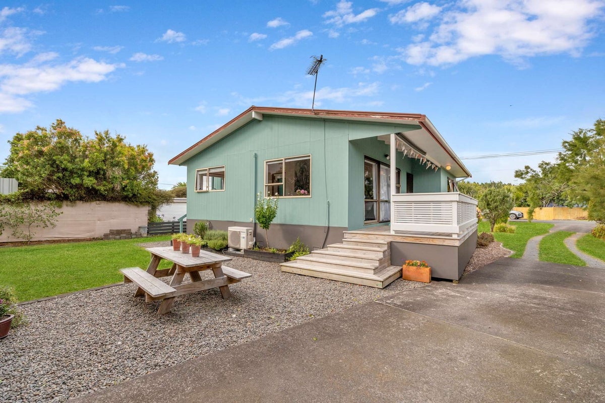 17 Te Moau Avenue, Parakai, Helensville - Carousel 2
