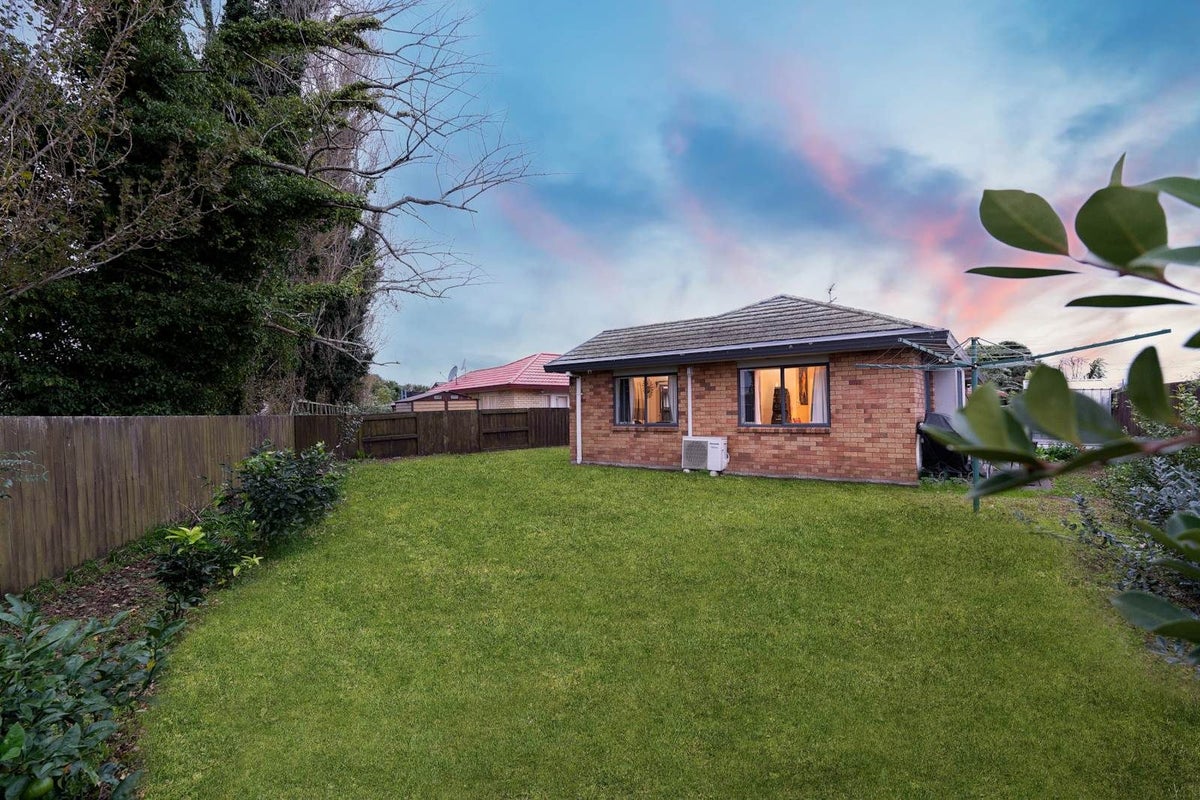 17 Portrush Lane, Takanini, Auckland - Carousel 2