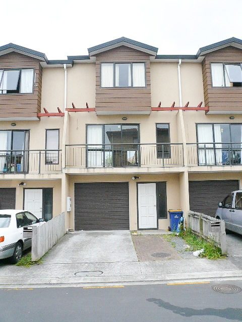 6/8 Margan Avenue, New Lynn, Auckland - Carousel 1