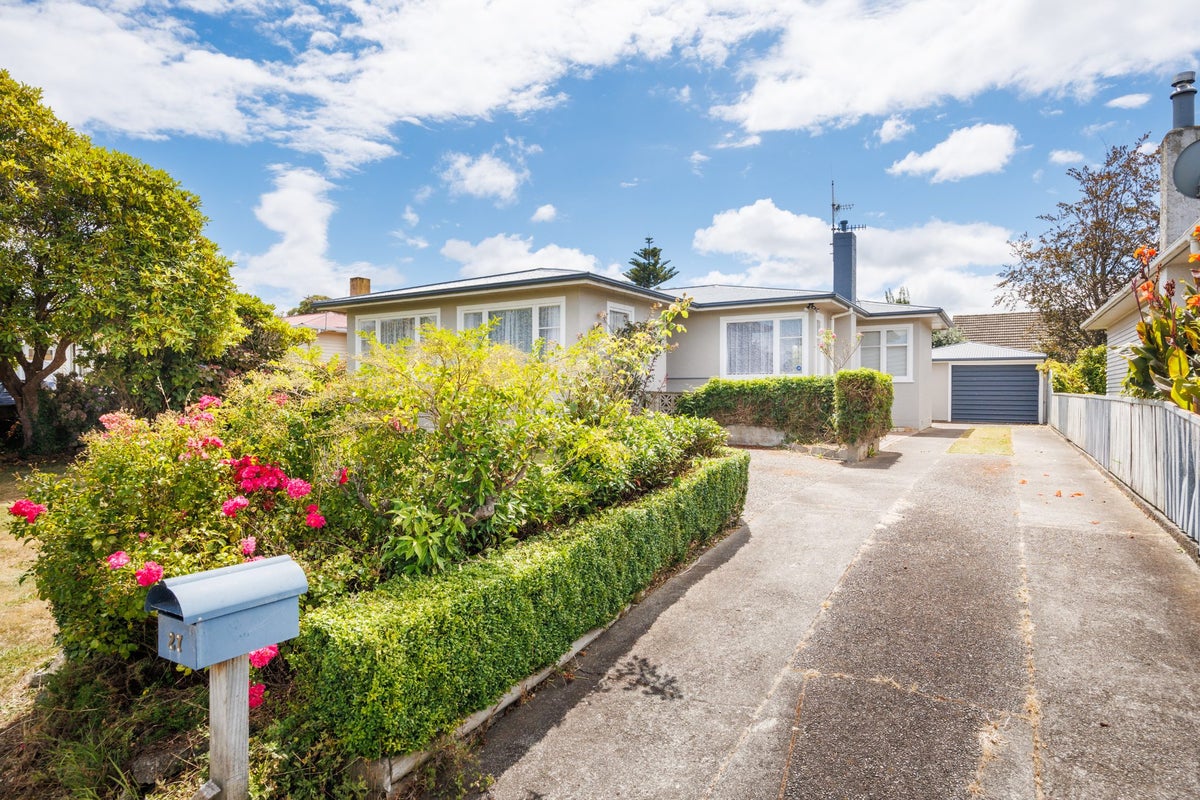 27 Pembroke Street, Highbury, Palmerston North - Carousel 23