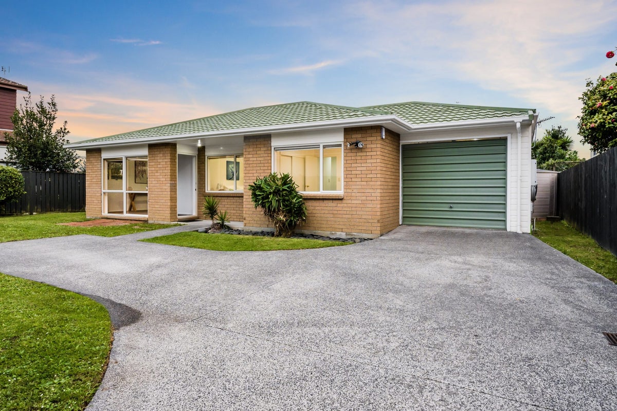 27B Central Avenue, Papatoetoe, Auckland - Carousel 1