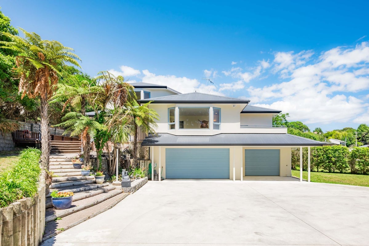 206 Matai Road, Raumati Beach, Paraparaumu - Carousel 2