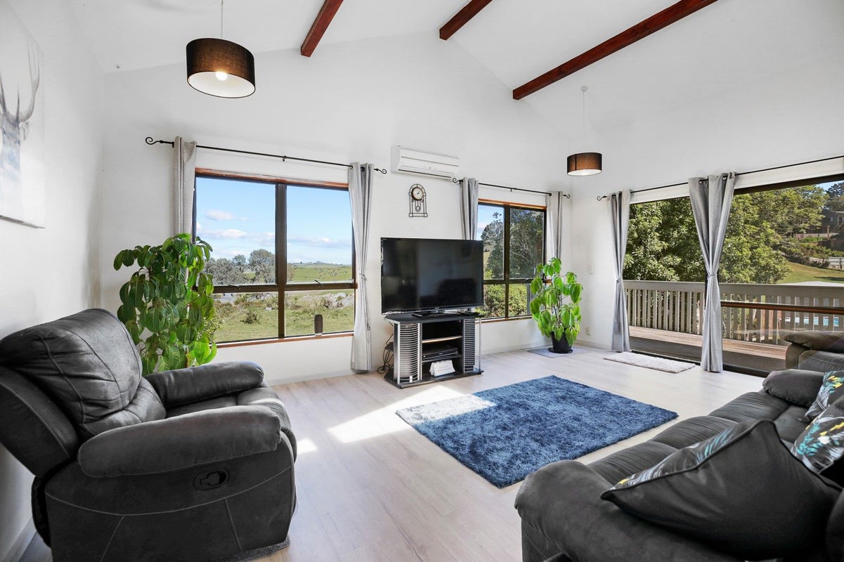 119 Amanda Avenue, Dinsdale, Hamilton - Carousel 1
