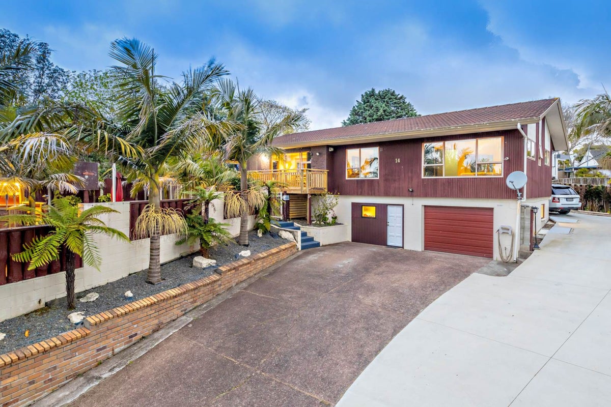 14 Eterna Place, Clover Park, Auckland - Carousel 1