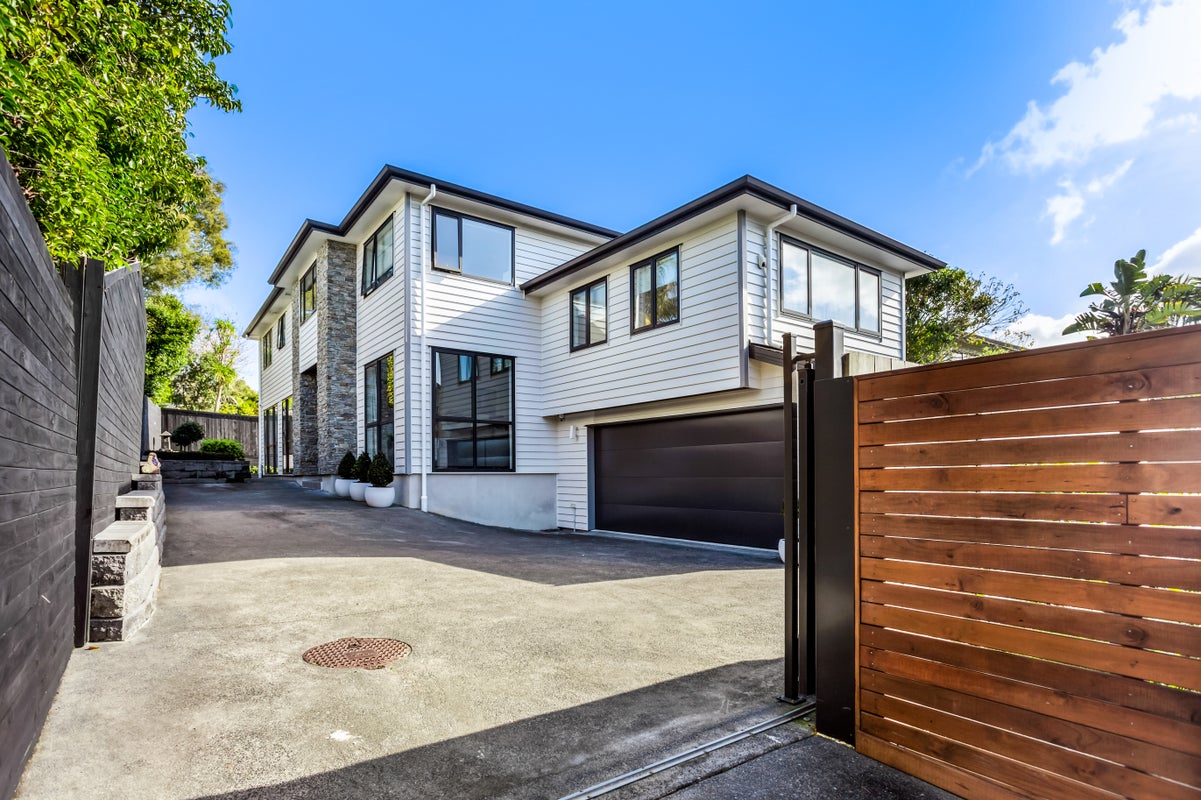 34A Lyons Avenue, Murrays Bay, Auckland - Carousel 1