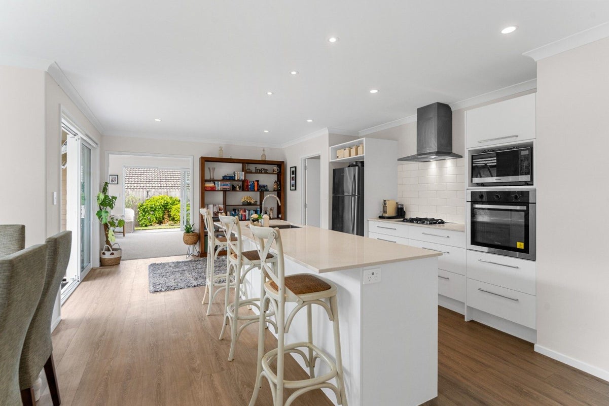 20 Fearnley Grove, Pyes Pa, Tauranga - Carousel 2