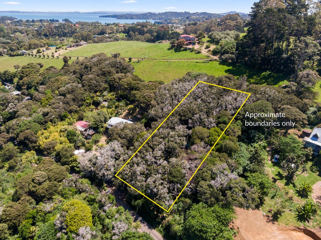 21 Wilma Road, Ostend, Waiheke Island - Carousel 2