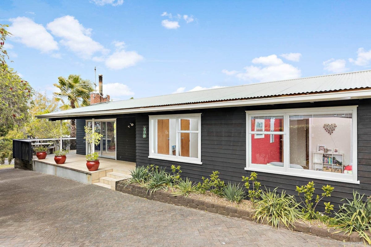77 Willerton Avenue, New Lynn, Auckland - Carousel 15