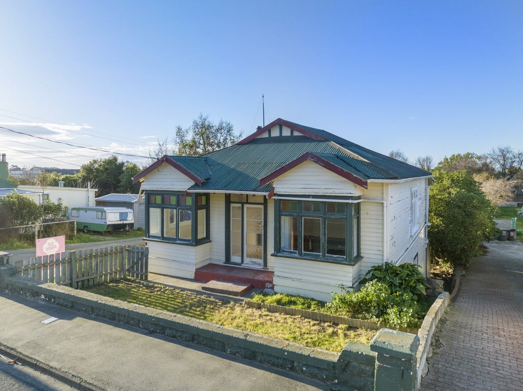 17 Clyde Street, Oamaru North, Oamaru - Carousel 2