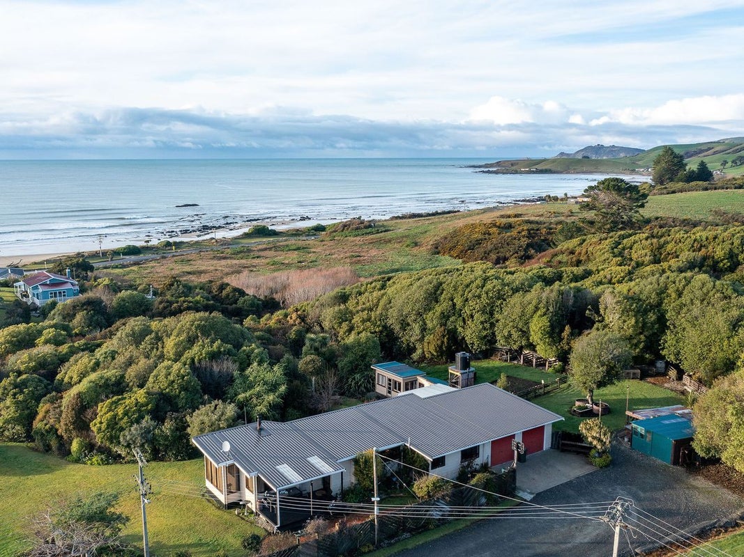 15 Miro Street, Kaka Point, Balclutha - Carousel 2