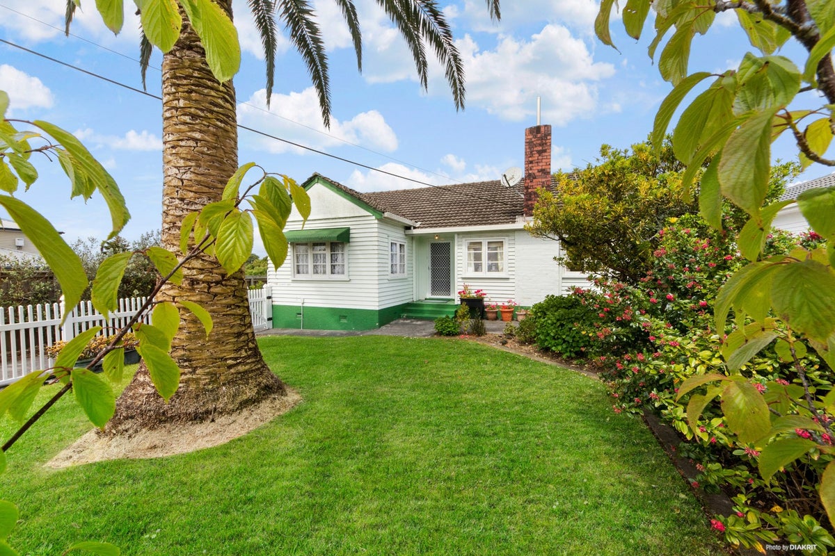 42 Fruitvale Road, New Lynn, Auckland - Carousel 18