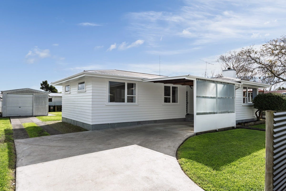 24 Daphne Place, Outer Kaiti, Gisborne - Carousel 1