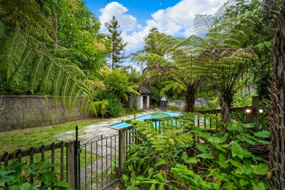 26 MacNay Way, Murrays Bay, Auckland - Carousel 2