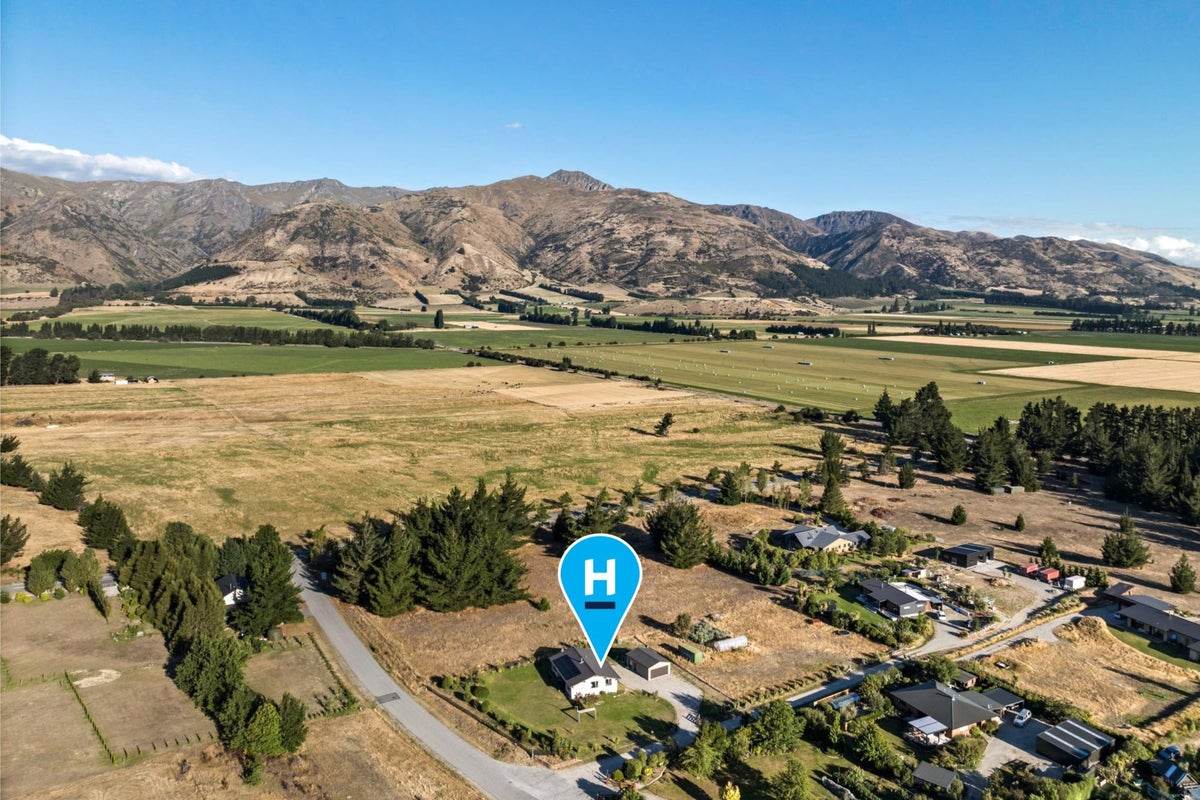 17 Lichen Lane, Wanaka - Carousel 21