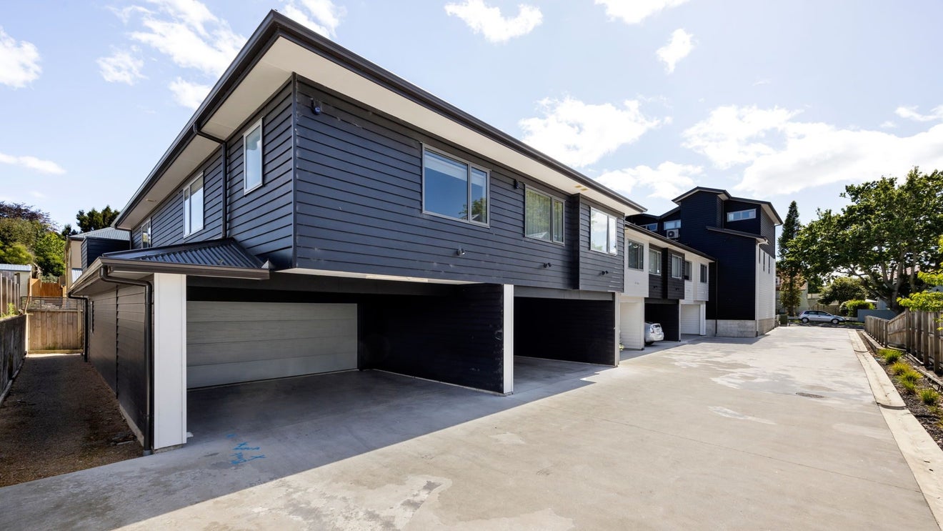 8/14 Hammond Street, Hamilton Central, Hamilton - Carousel 1